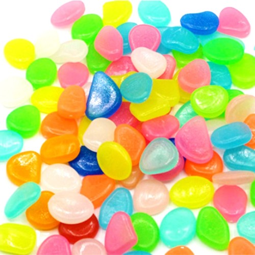 NAKTĮ ŠVIEČIANTYS AKMENUKAI MIX