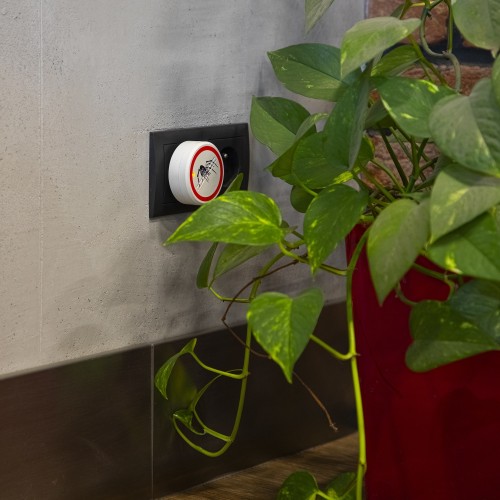 ELEKTRINIS VORŲ ATBAIDYMO PRIETAISAS ELEKTRINIS VORŲ ATBAIDYMO PRIETAISAS