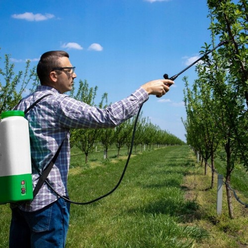 AKUMULIATORINIS NUGARINIS SODO PURKŠTUVAS 16 L AKUMULIATORINIS NUGARINIS SODO PURKŠTUVAS 16 L